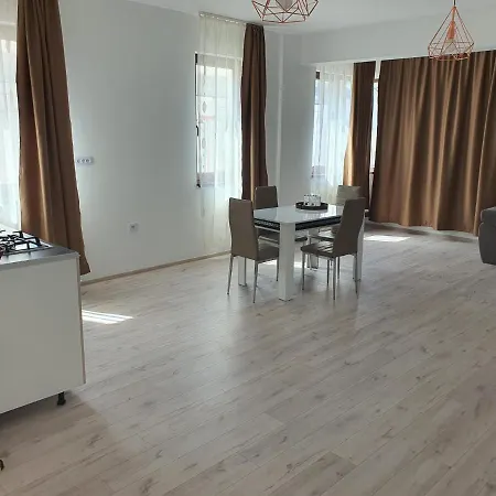 Apartament cu 3 camere