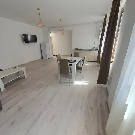 Apartament Apartament cu 3 camere *