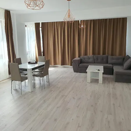 Apartament cu 3 camere *